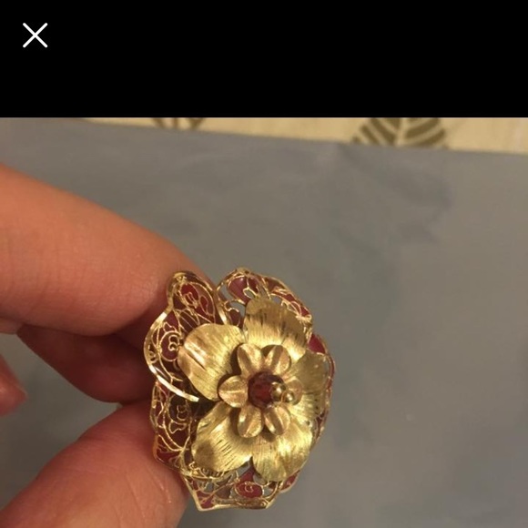 Real 18k gold ring - Picture 1 of 3
